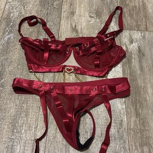 Red Satin & Mesh Heart Accent Lingerie Set - Women's Intimates size medium NWOT